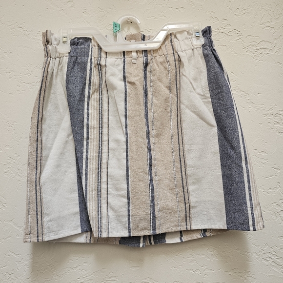 Everly Button Up Striped Mini Skirt - Picture 2 of 6